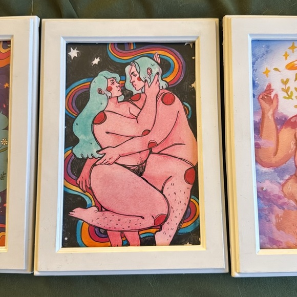 Stylized White Drawing Illustrations with Graceful Poses - Picture 3 of 5